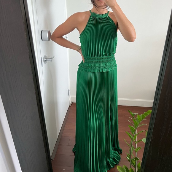 Long Summer Green Dress for weddings - Picture 4 of 6